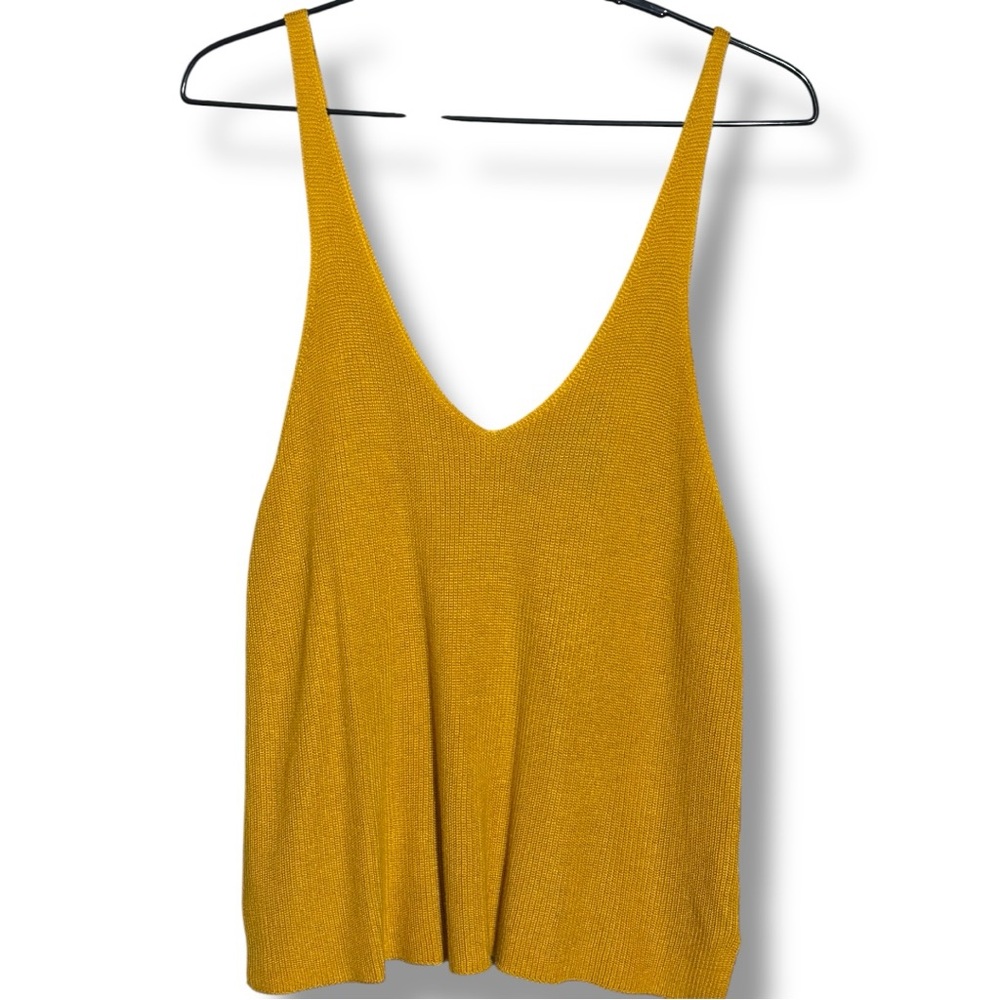Forever 21 Mustard Knit V Neck Relaxed Fit Sleeveless Classic Style Tank Top - Picture 12 of 14
